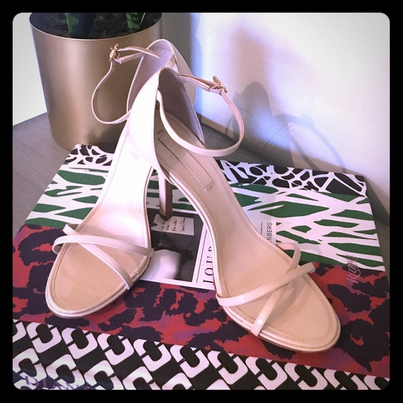 BCBGMaxAzria Shoes - {BCBG MAX AZRIA} Heels
